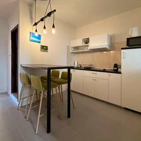 Pansion Palme Drvenik (Split-Dalmatia)